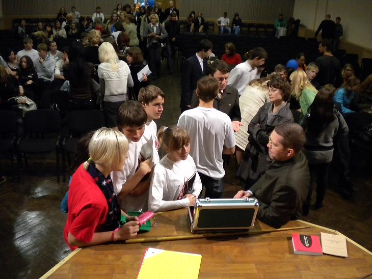 Igor Grishin answers questions after a big lecture on Basics of Communication for Nizniy Novgorod schoolboys